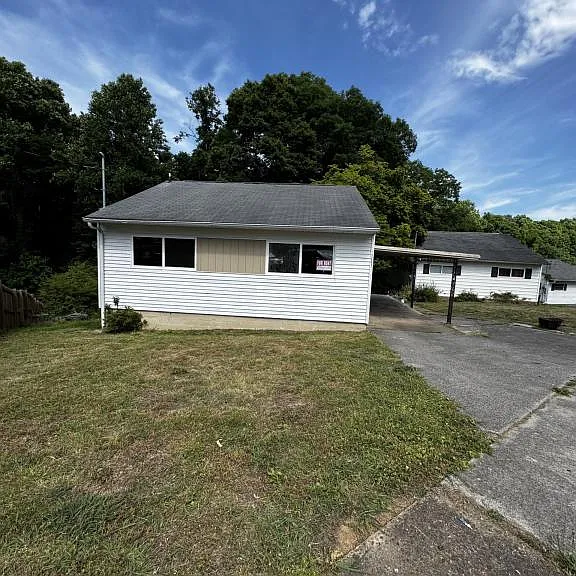 111 Jellico Ln — Photo 1