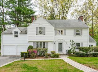 76 Foxcroft Rd, West Hartford, CT 06119