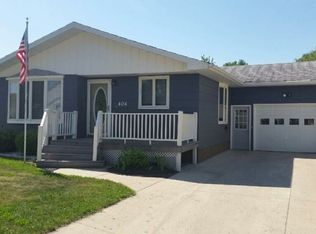 404 5th St SE, Rugby, ND 58368
