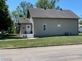 329 11th St N, Breckenridge, MN 56520