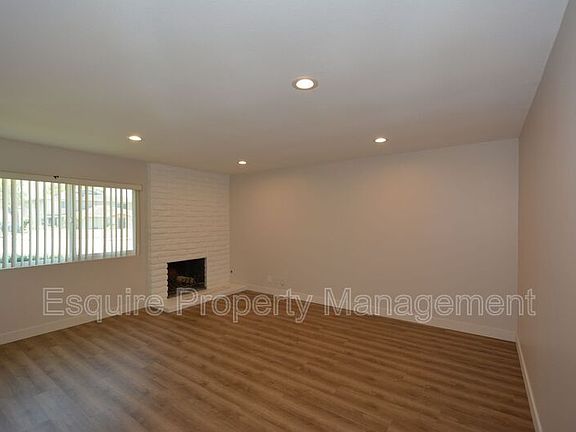 2nd image of 3551 W Hemlock St