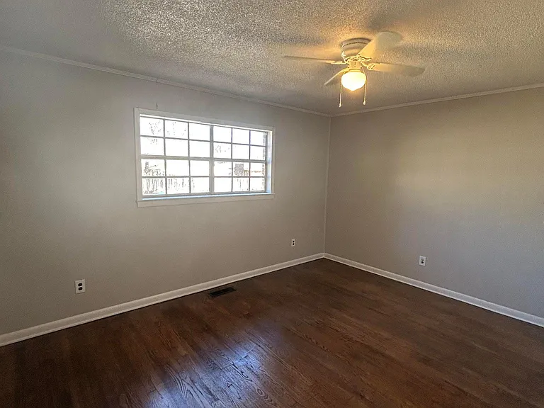 501 Jerry Coleman St — Photo 4