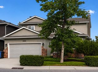 2888 W Signal Hill Dr SW, Calgary, AB T3H 2V1
