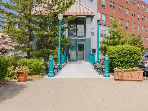 750 Davol St Unit 822, Fall River, MA 02720