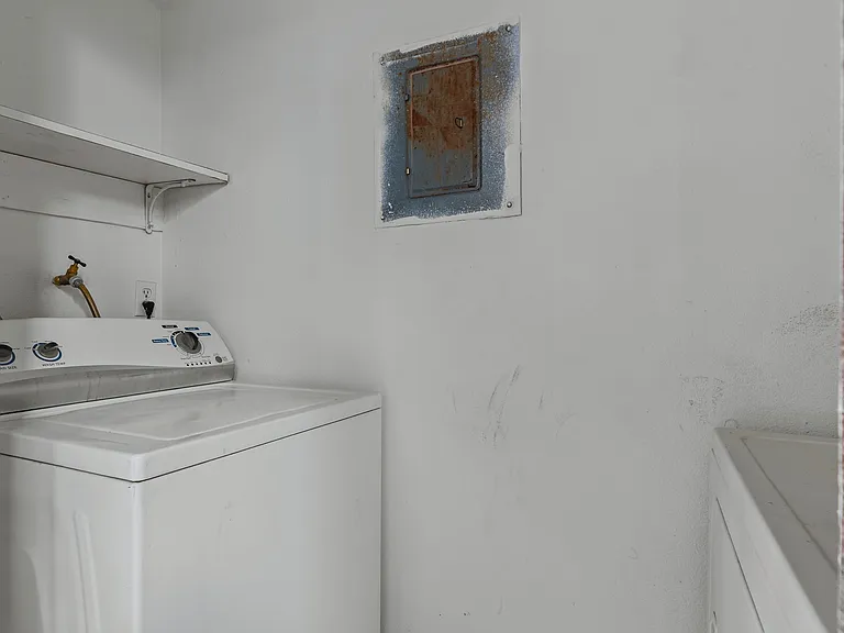 29-web-or-mls-2688 N 43rd Ave 29D--29_10012025