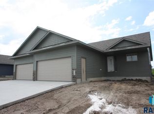 525 W High Pointe St, Tea, SD 57064