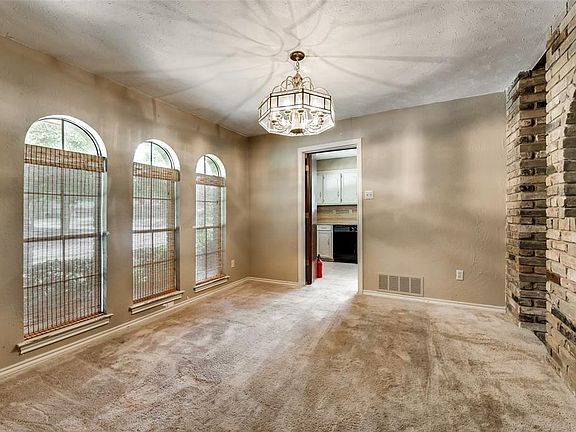 5th image of 2129 Heather Hill Ln