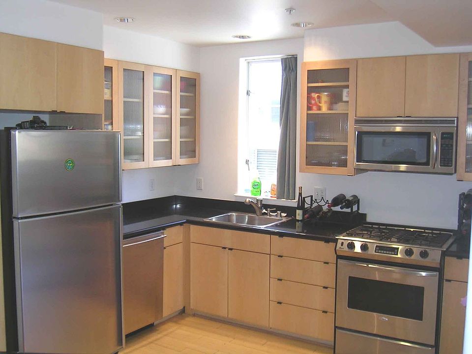 2nd image of 301 Rhode Island St #B-10
