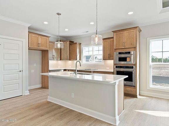 5th image of 3316 Island Lakes Drive