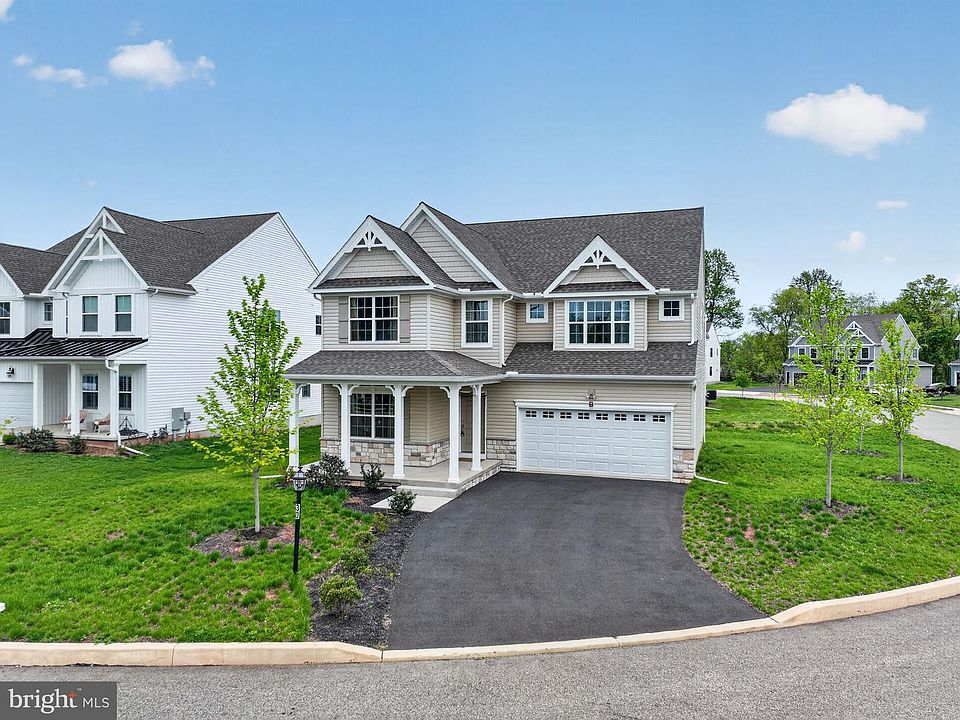 1st image of 30 Patricia Dr
