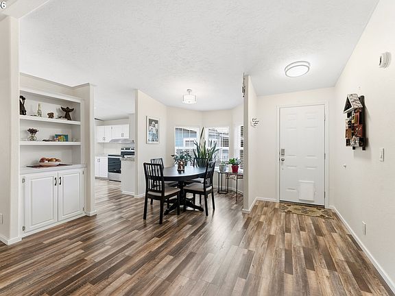 4th image of 15768 SE Powell Blvd Unit 40
