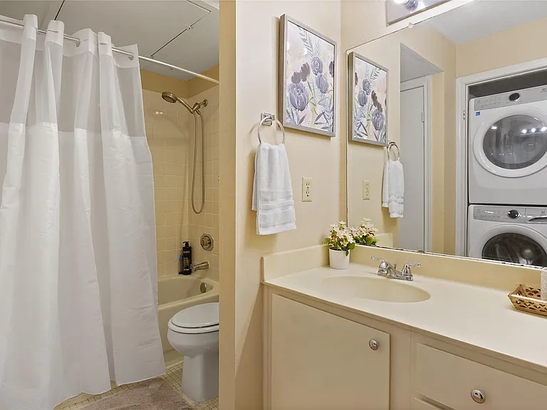 7950 N Stadium Dr #200 — Photo 2
