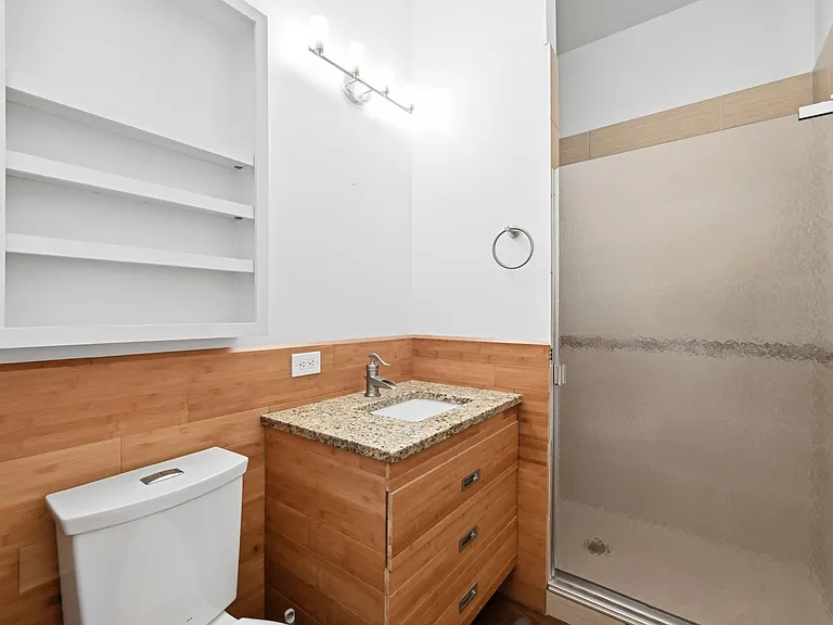 330 Howard Ln — Photo 15