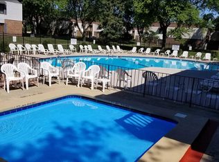 7421 Blackburn Ave APT 201, Downers Grove, IL 60516