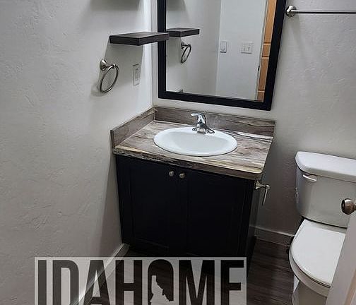 2nd image of 211 W Siphon Rd #4