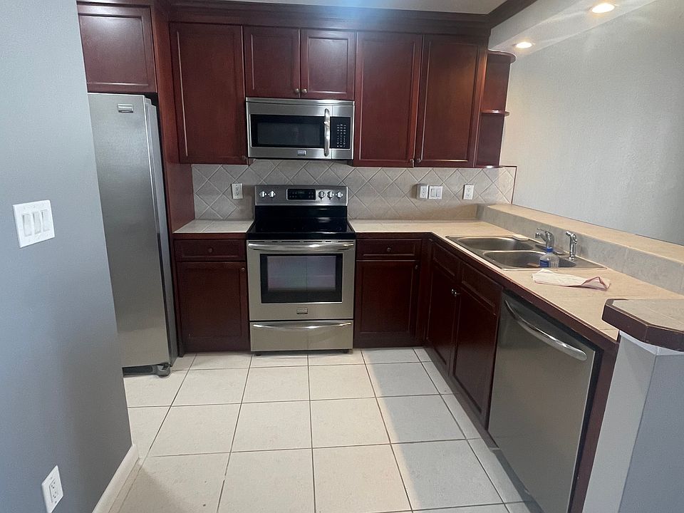 1st image of 2647 Saint Josephs Dr W