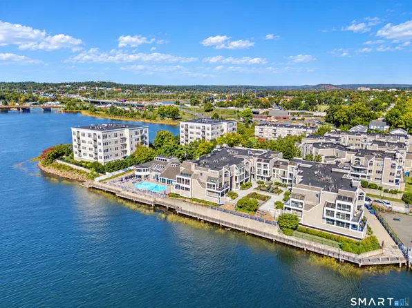68 Harbour Close #68, New Haven, CT 06519