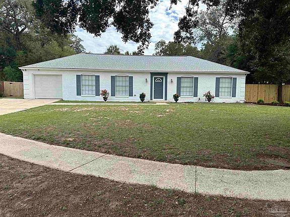 3rd image of 6827 Stonehenge Cir