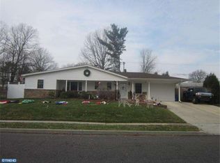63 Thornridge Dr, Levittown, PA 19054