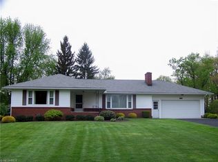 110 Bittersweet Dr, Columbiana, OH