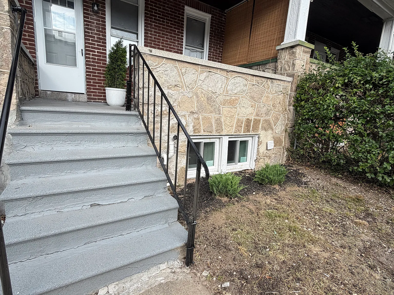 4 bed, 1700 sqft, $2,350 — Photo 2