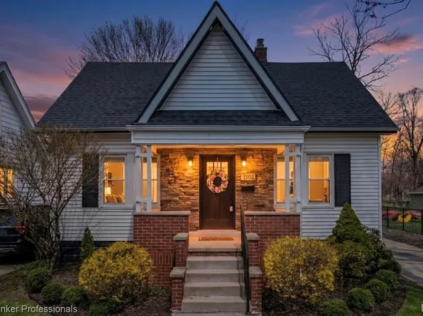 1302 Butternut Ave, Royal Oak, MI 48073