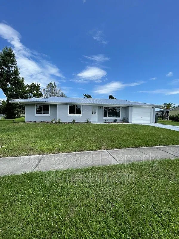 3 bed, 2.0 bath, 1648 sqft, $2,100 — Photo 1