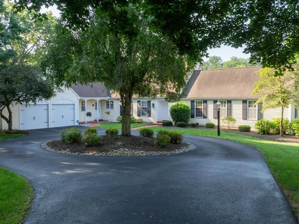 1326 Still Water Rd, Lancaster, PA 17601