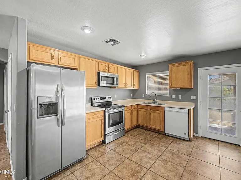 11207 W Hopi St — Photo 12