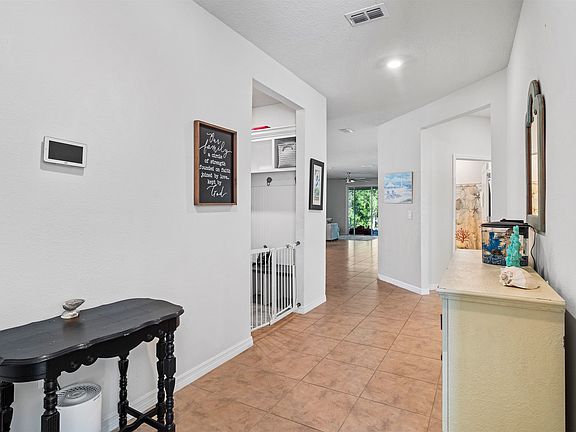 4th image of 630 La Mancha Dr