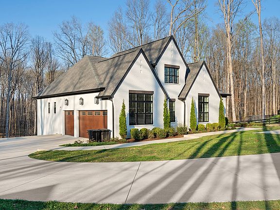 4th image of 5916 Pinewood Rd