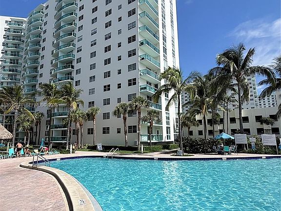 2nd image of 3901 S Ocean Dr #14