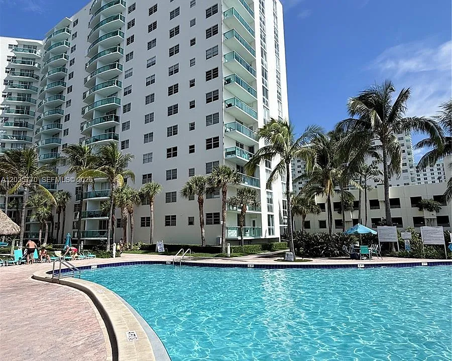 3901 S Ocean Dr #14U