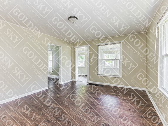 5th image of 2909 S Franklin St