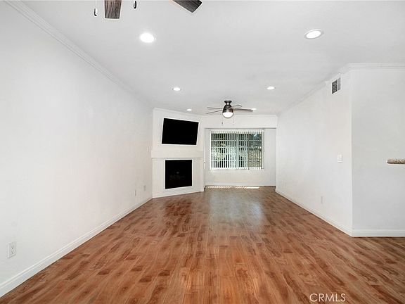 3rd image of 5525 Canoga Ave APT 124
