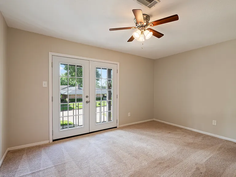 719 Reseda Dr — Photo 18