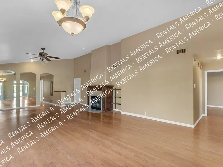 5822 W Abraham Ln — Photo 7