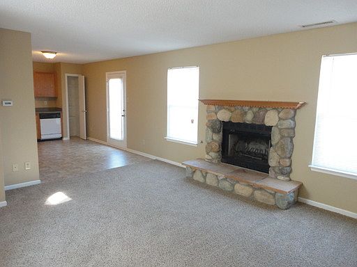 3rd image of 15060 Fawn Hollow Ln