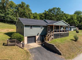 687 Cobun Creek Rd, Morgantown, WV 26508