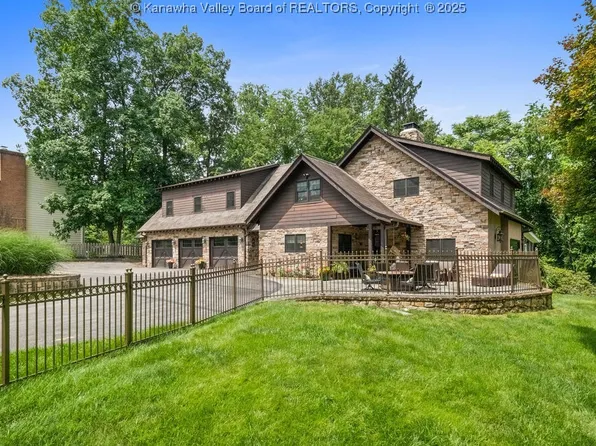 1582 Pine Hill Rd, Charleston, WV 25314