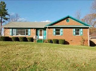 3171 Butterfield Dr, Winston Salem, NC 27105