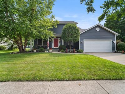 7 Swan Lake Rd, Bloomington, IL, 61704