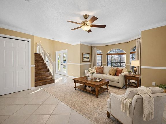 3rd image of 6934 Grapeview Boulevard
