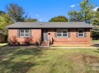 2816 Dalecrest Dr, Charlotte, NC 28269