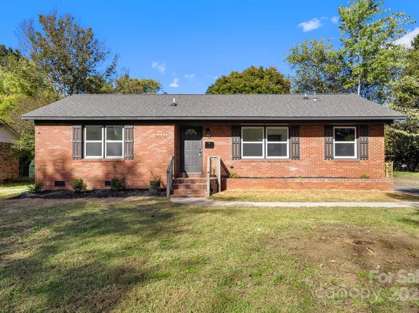2816 Dalecrest Dr, Charlotte, NC 28269