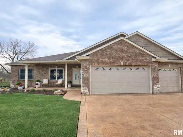 208 Pinehurst Ln, Washington, IL 61571