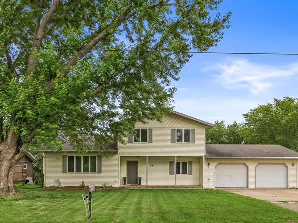 2152 Orchard Pl, Eau Claire, WI 54703