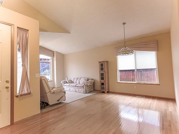 5th image of 15320 NE 23rd St