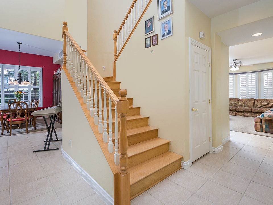 Beautiful Honey Maple Stairs