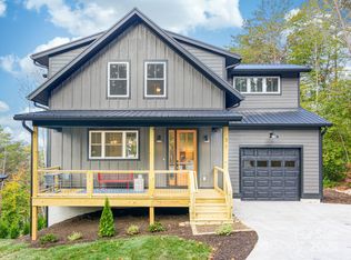 31 Hillcrest Rd, Black Mountain, NC 28711
